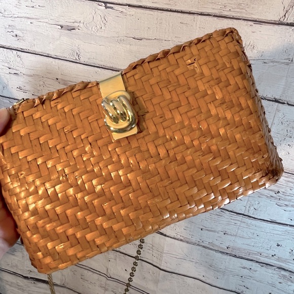 RATTAN PURSE Vintage w Chain Shoulder Strap - Picture 3 of 8
